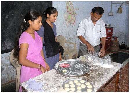 14sept11 babapur bakery talim (12)