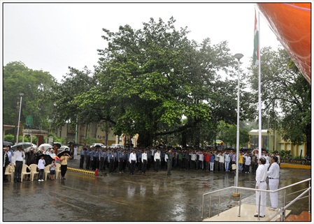 2013august15 flag hoisting (2)