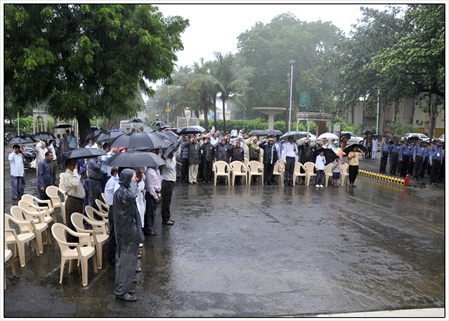 2013august15 flag hoisting (3)