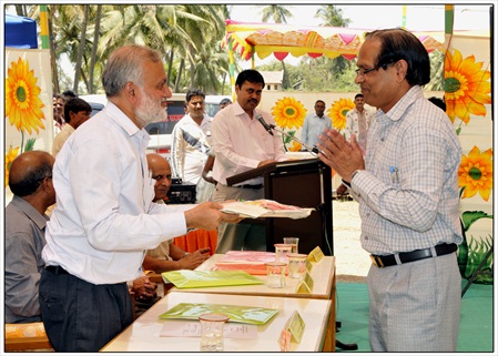 2013april13 foundation ston laying ceremony veraval (11)